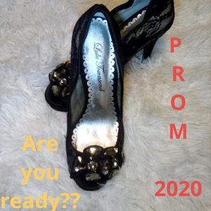 LULU Townsend Black Lacy/Rhinestone Heels